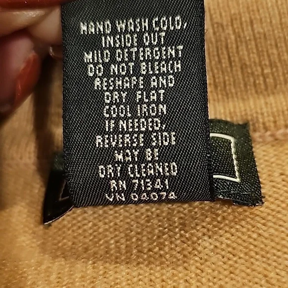 LL Bean womans medium cashmere sweater very good condition - Picture 3 of 10